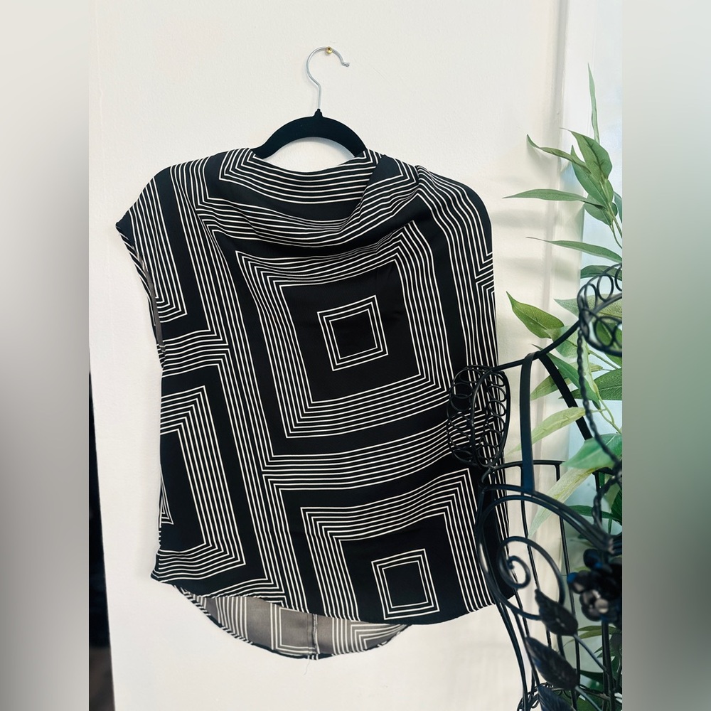 H&M Black and White Geometric Top